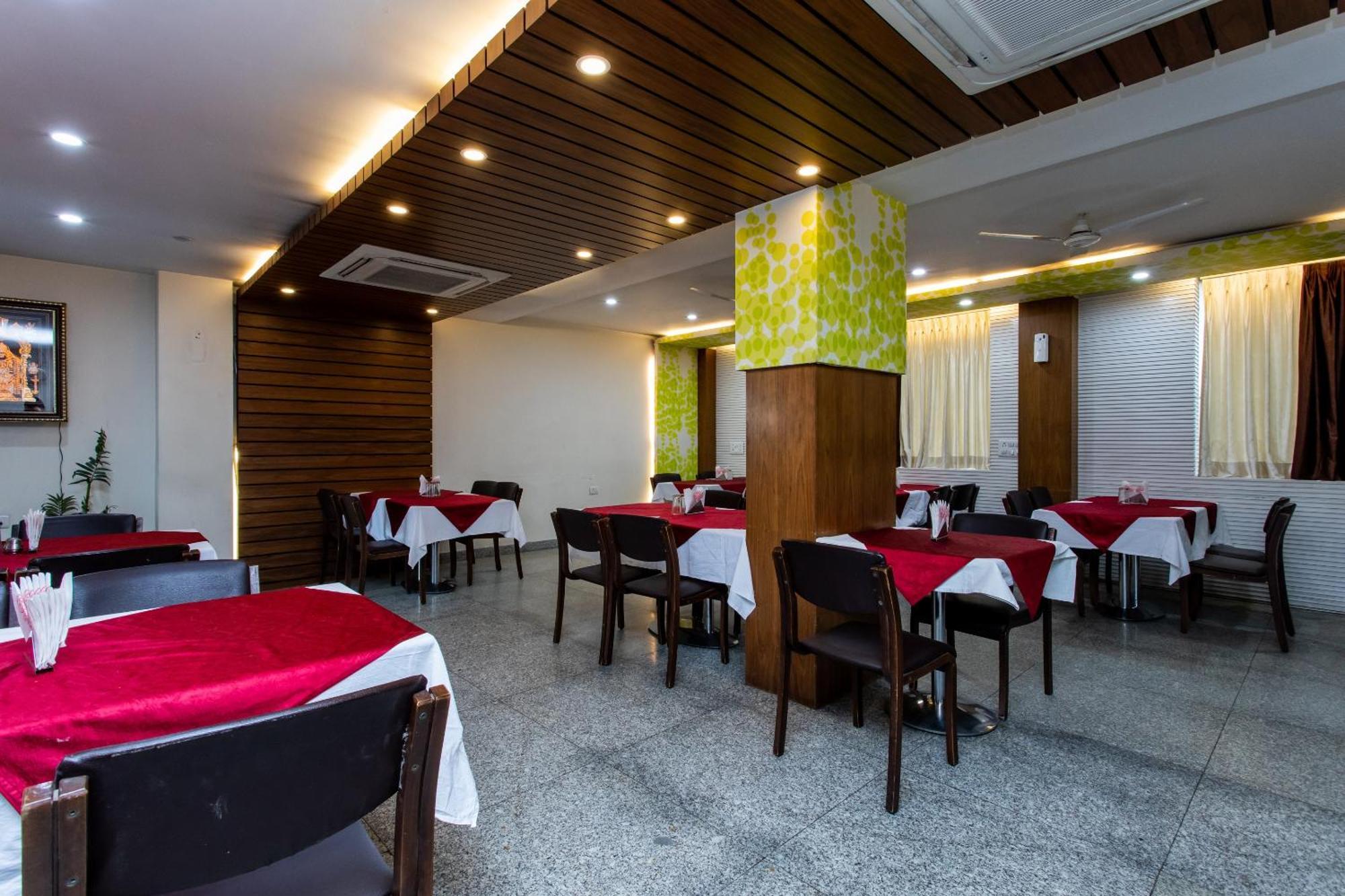 Oyo-5839莫伊特摄政酒店 博帕尔 外观 照片